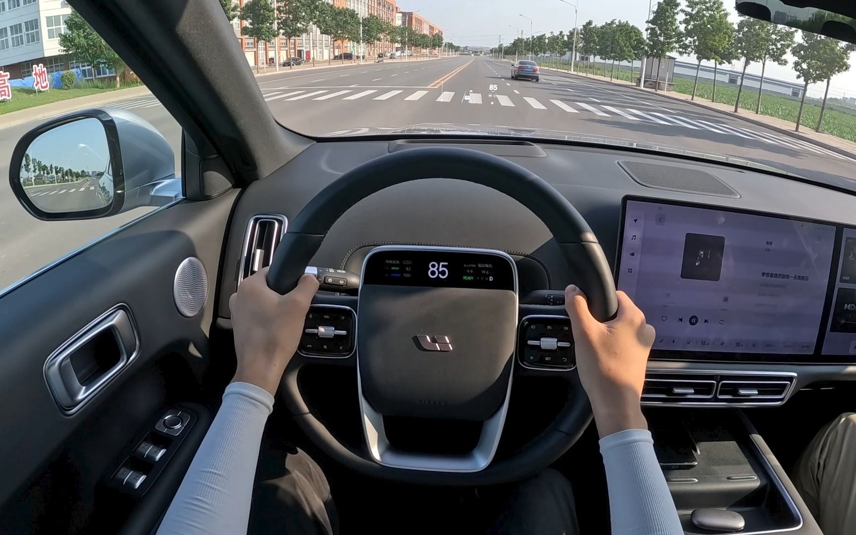 理想l9第一视角试驾:增程电动车大哥大!