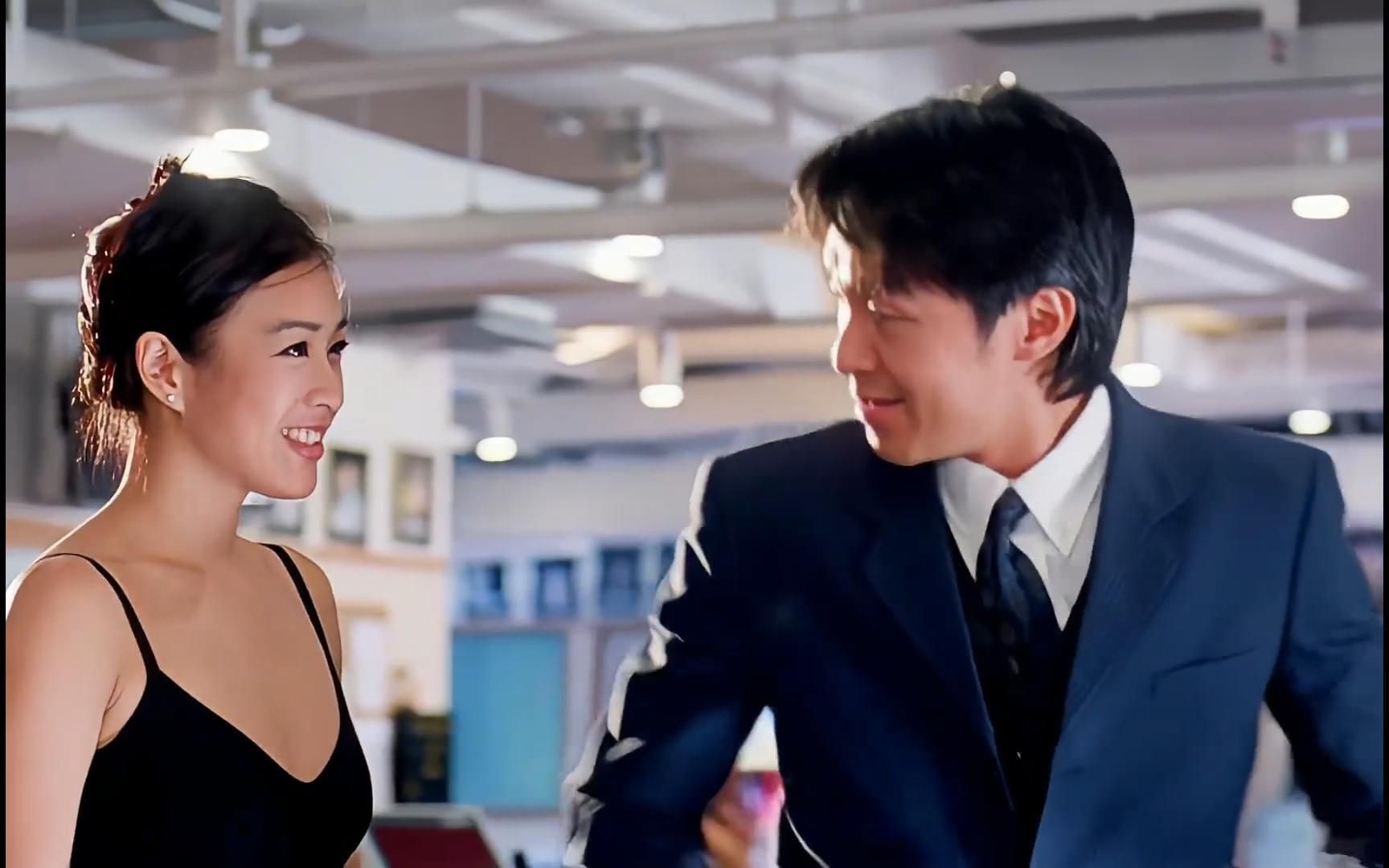 穿西装跑步,也就星爷可以做到了!