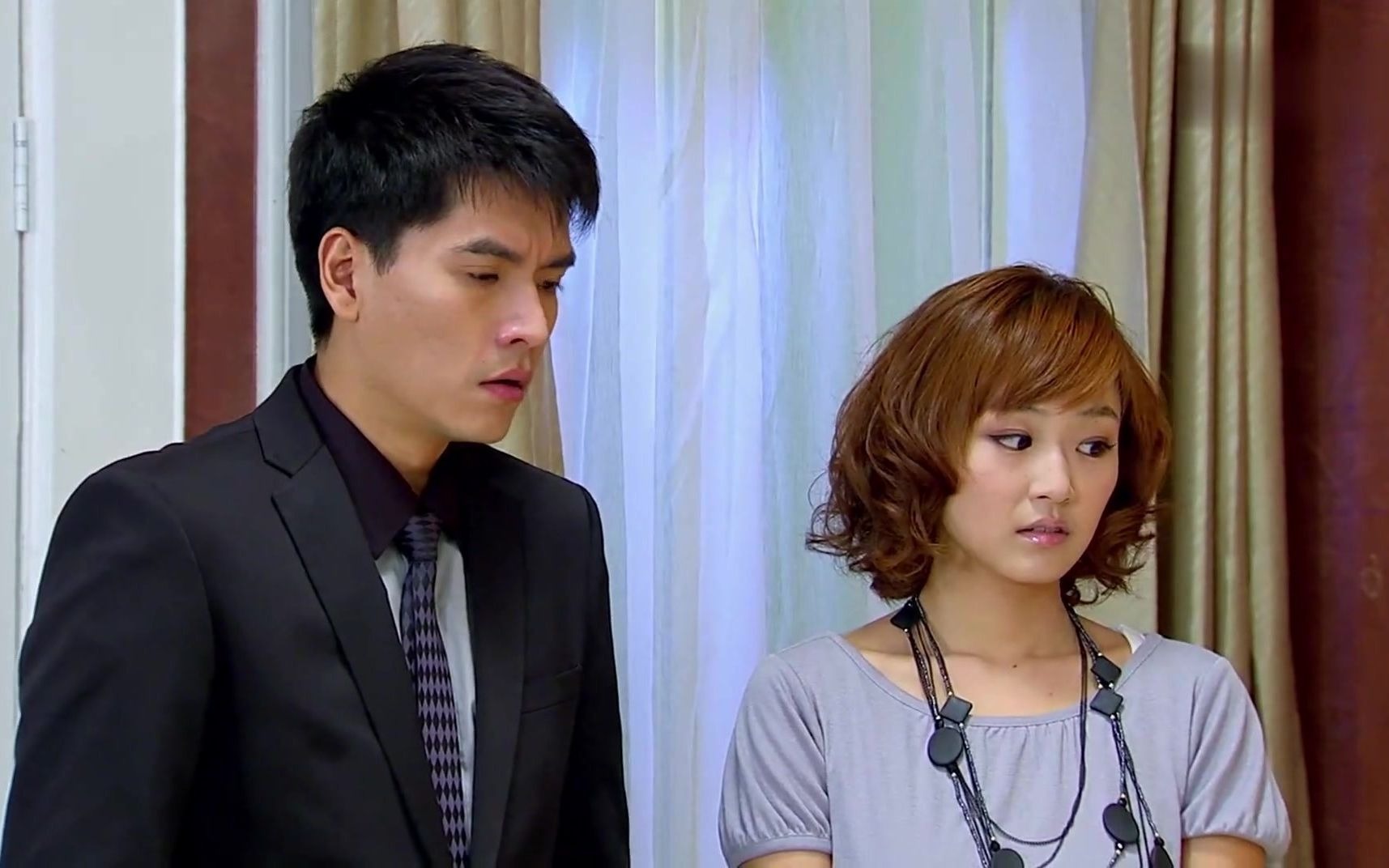 小菊的秋天:方海告诉李香如羽杰和小菊已经领了结婚证了,李香如当场