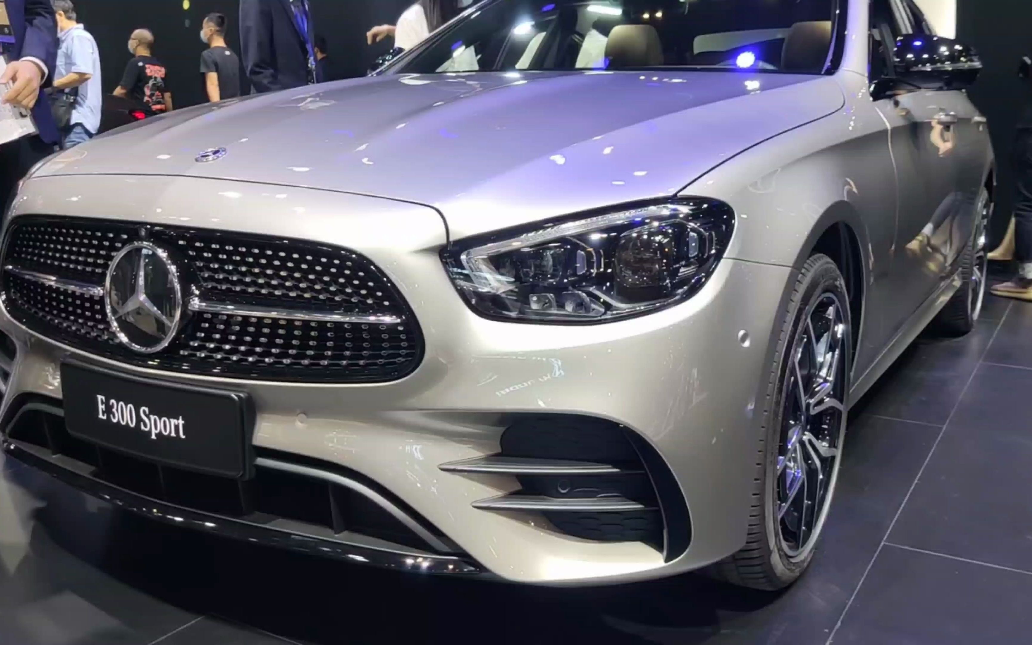 活动  奔驰汽车这是怎么了,e级都长成这样了,还是你眼中的大奔吗?