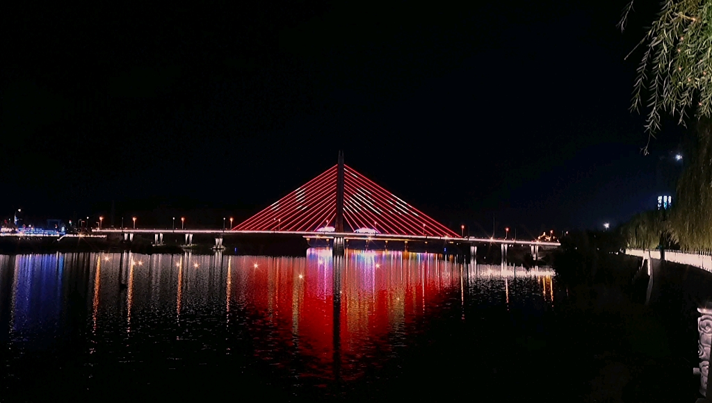 天津彩虹大桥夜景图片