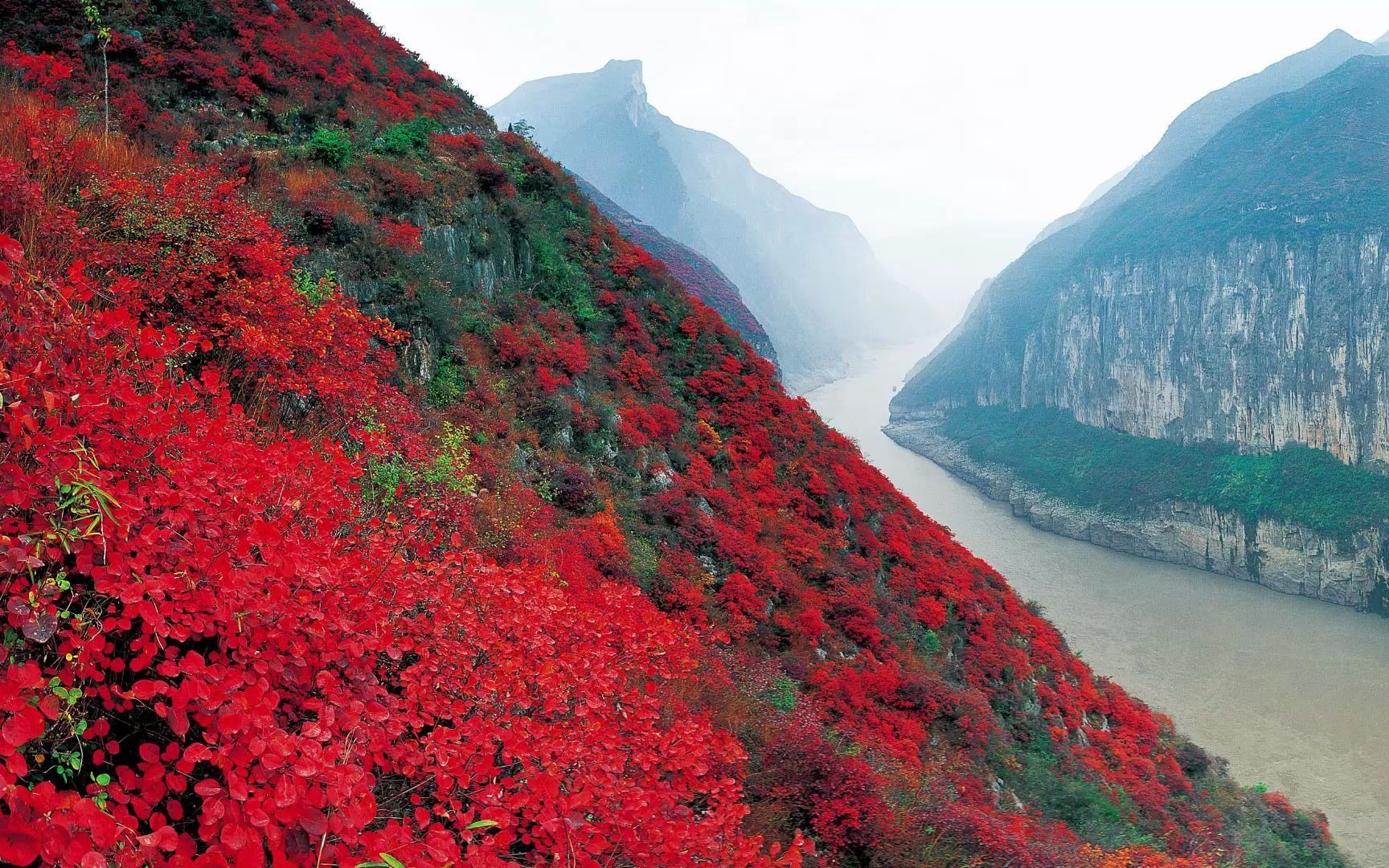 [图]长江三峡巫峡段，高峡平湖，万山红遍，江山多娇……