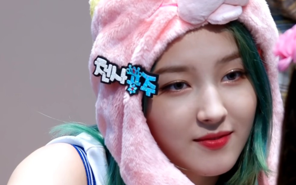 nancy李承利～momoland #爱豆