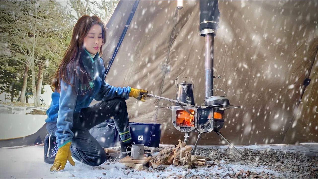 [图]独自在偏远山谷的暴风雪和雨中露营