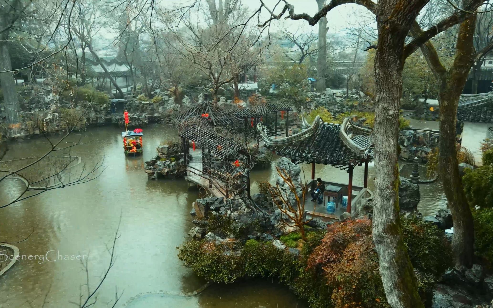 航拍烟雨苏州之留园,买不起门票的我只能冒雨☔️航拍了哔哩哔哩bilibili