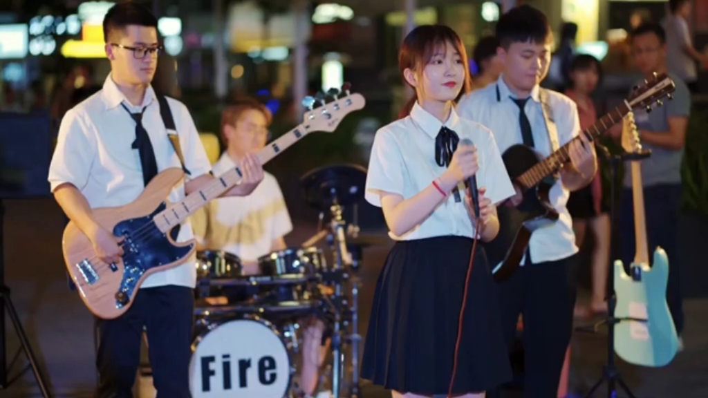蓝光乐队blurayband现场翻唱小虎队经典歌曲爱