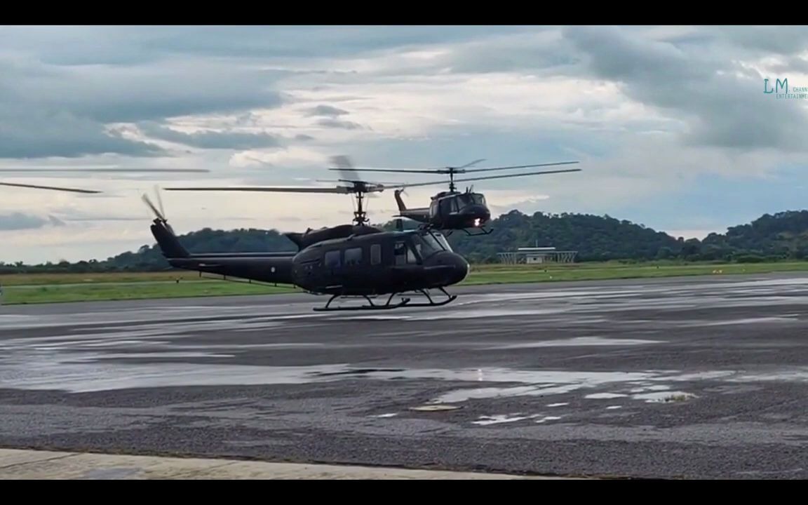 【泰国皇家陆军】uh-1h直升机飞抵机场并降落_哔哩哔哩_bilibili