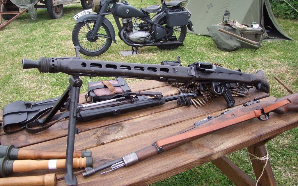 [转载/无需字幕] mg42型通用机枪 250发 全自动射击