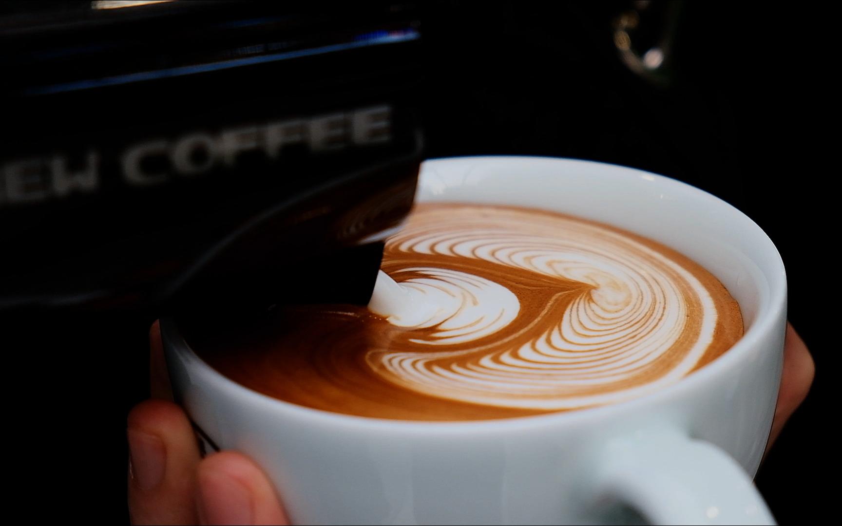 咖啡拉花 | 压纹郁金香