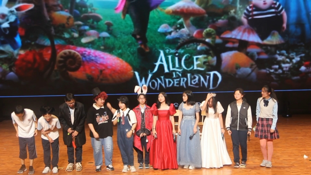 [南昌豫章中学] 《爱丽丝梦游仙境 |Alice in Wonderland》 英语话剧表演 高一(3)班 (8)班 2023年6月哔哩哔哩bilibili