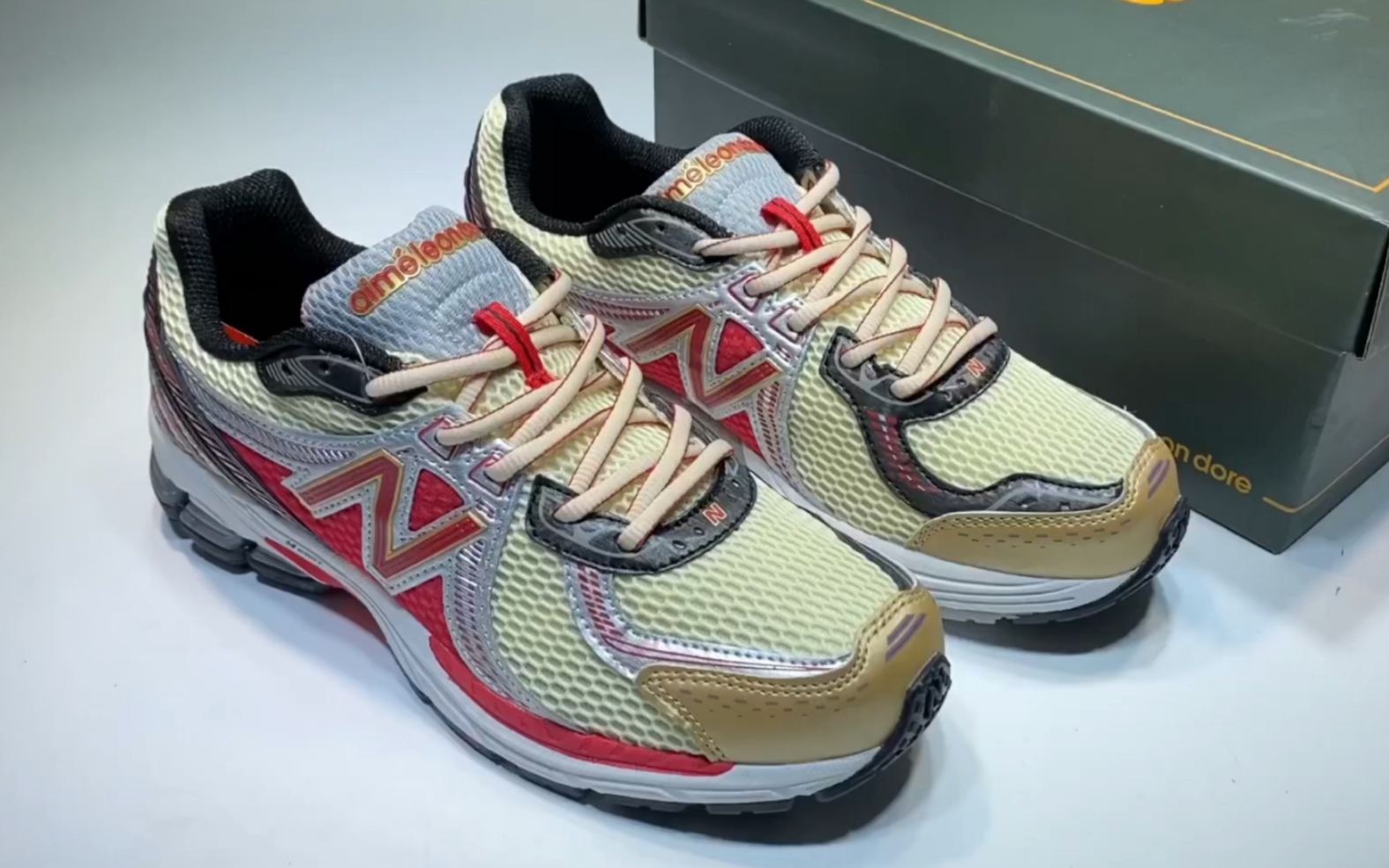 新百伦联名 aimé leon dore x new balance nb860v2 复古红金银灰