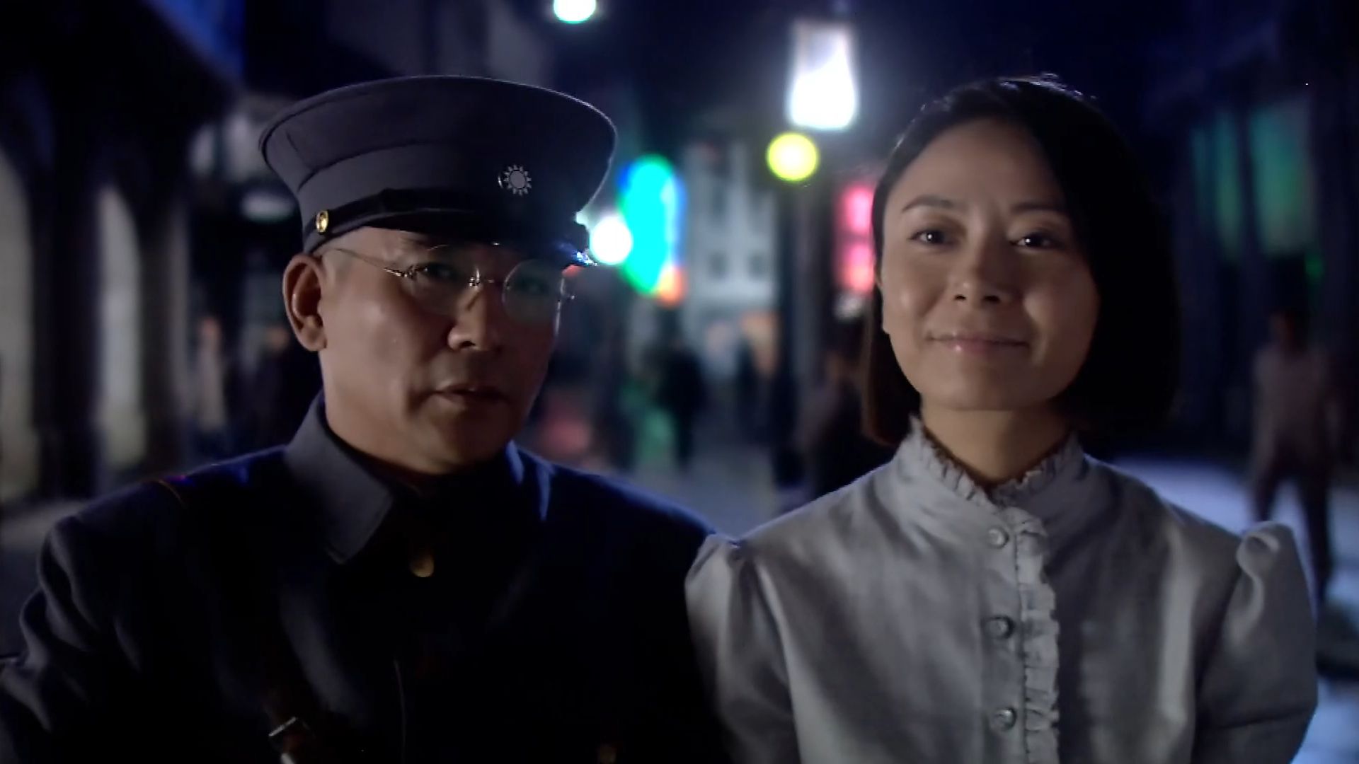 第5集,广州的政治气氛忽然间紧张起来,瞿恩在送立华回家途中被人跟踪