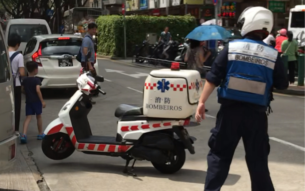 【ly】澳门救护摩托车老款救护车出警实拍