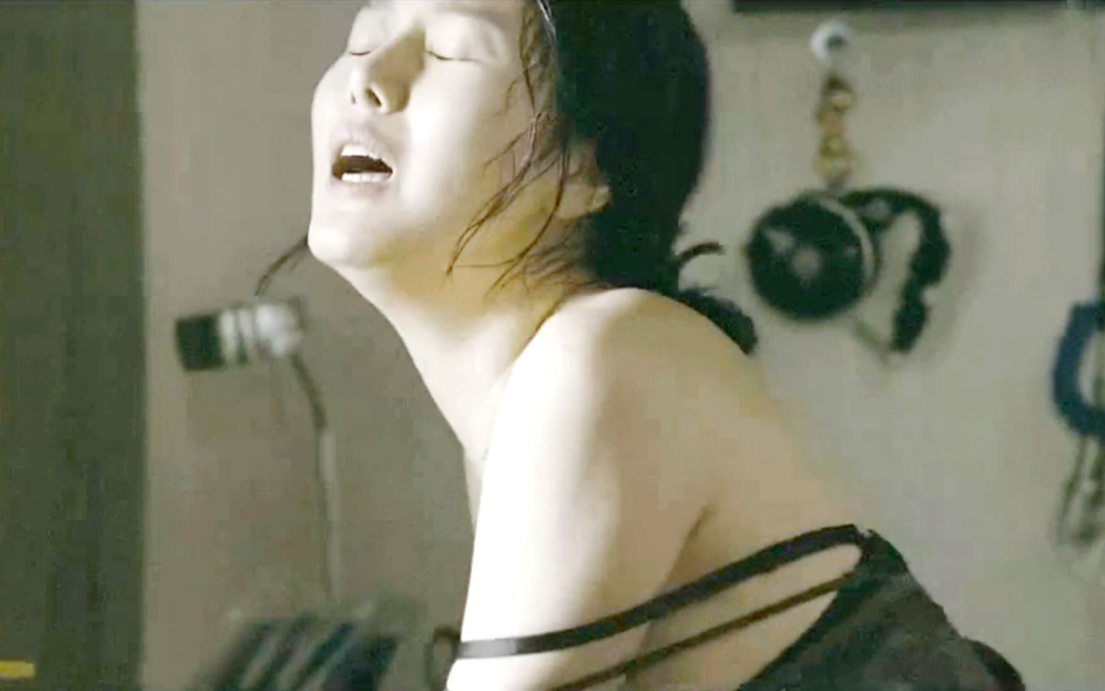 一开始很开心,后来直接崩溃了 逆天尺度的韩国伦理电影!