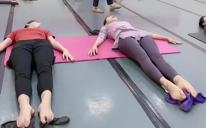 舞蹈训练 脚趾夹袜子 脚趾脚背训练 ~23.03.27 八月