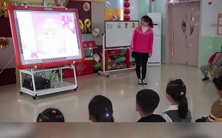 幼儿园公开课丨大班数学公开课《认识日历》生动活泼的幼儿园公开课,温柔的幼师给小朋友们上了一课这节幼师公开课是儿童教育的好范例哦.幼师课...