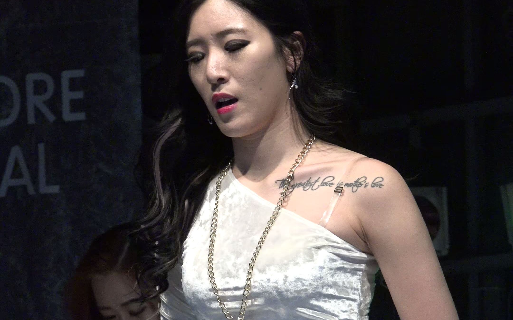 60fps收藏画质rose queen-2ne1_crush 韩国女团东大门现场紧身短裤