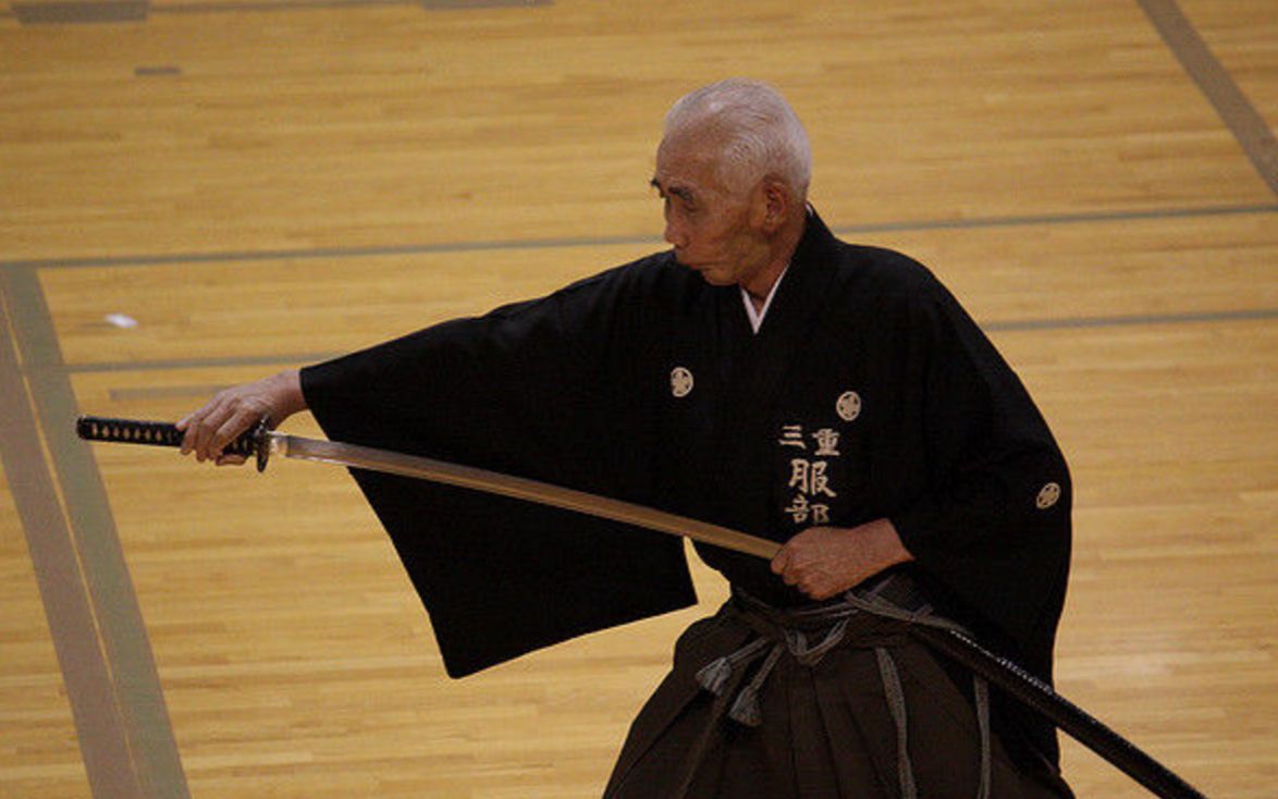 日本武士有纳刀这种动作为什么我国古代武术中没有类似动作