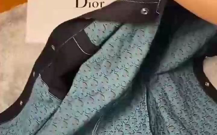 百元入手广州这款DIOR牛仔外套,没想到做工材质跟正品一样哔哩哔哩bilibili