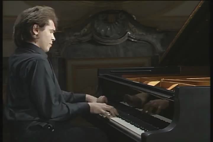 [图]伊沃·波格莱里奇 演奏肖邦、海顿、莫扎特钢琴作品 Ivo Pogorelich plays Chopin · Haydn · Mozart in Castell