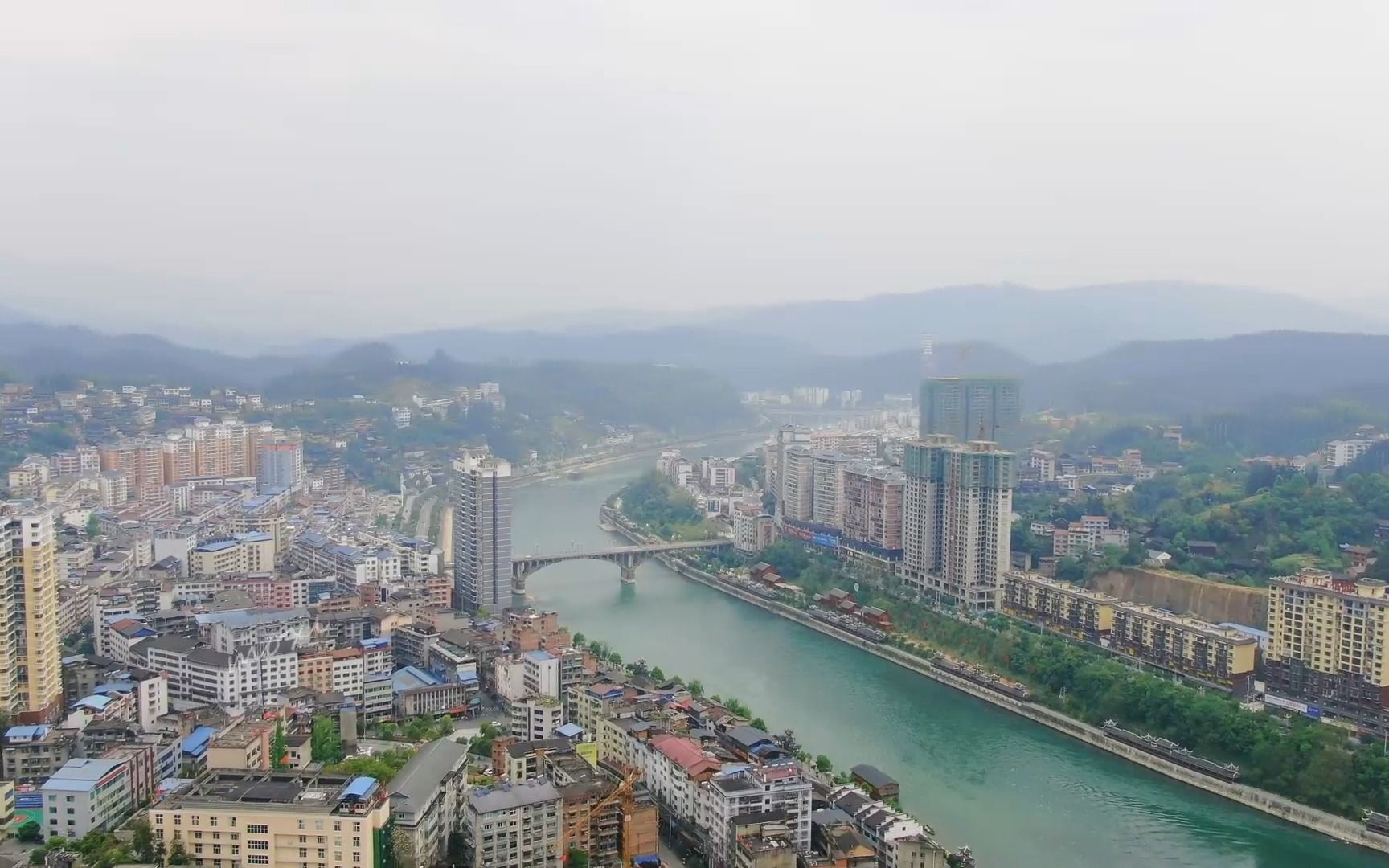 [图]贵州的一个小县城，修建在清水江河畔，这里也是杉木之乡，你看有发展前景吗？