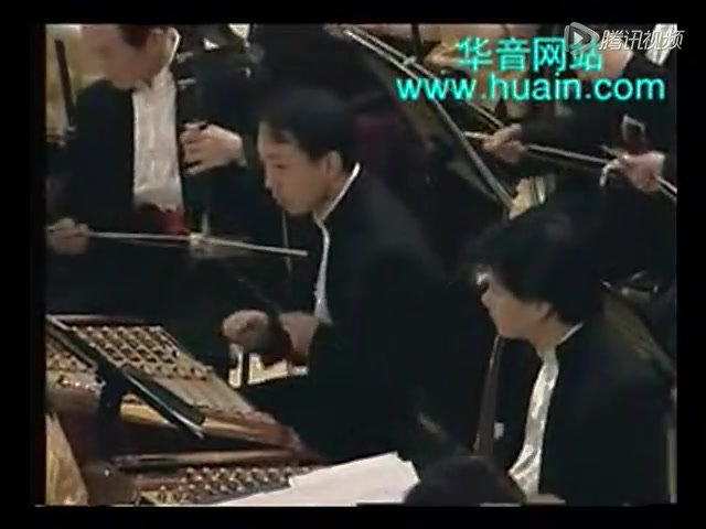 [图]丰收歌 作曲：朱南溪 编曲：莫凡 指挥：彭家鹏 演奏：中国广播民族乐团