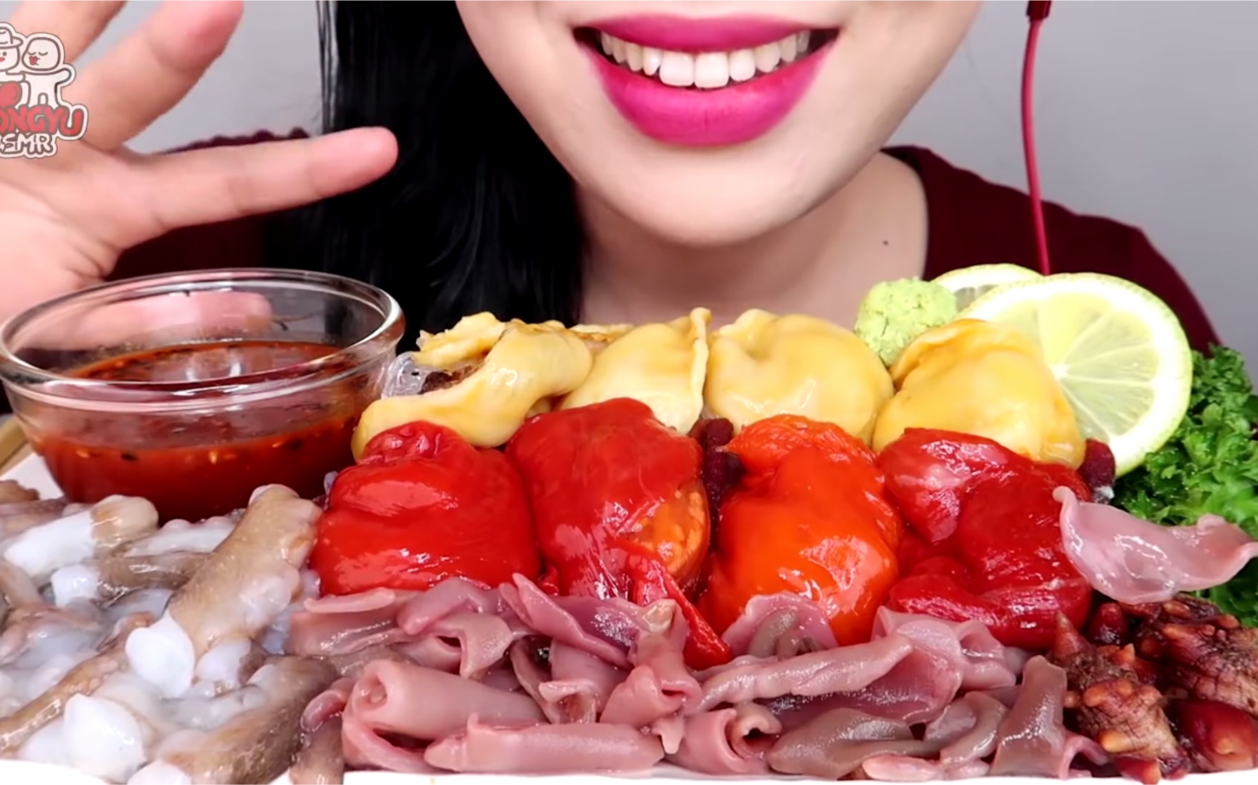 韩国小姐姐吃生章鱼,超满足,咀嚼音食音助眠哄睡颅内高潮