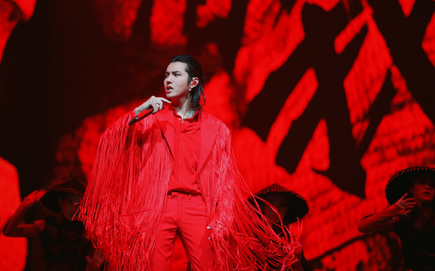 【吴亦凡】【2019天地东西61南京】天地_哔哩哔哩 (゜-゜)つロ 干杯