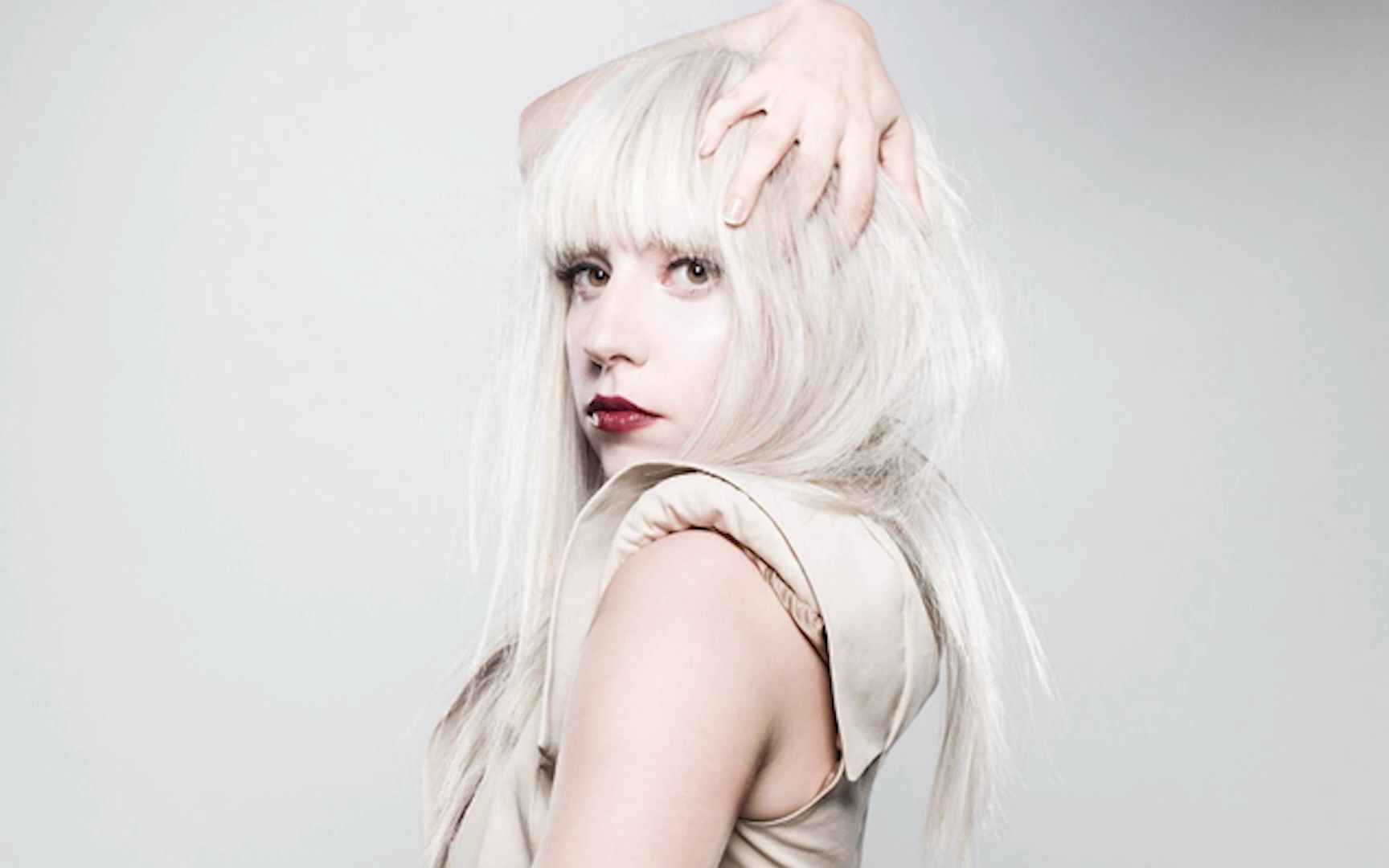 "歌坛天后"lady gaga的颜值变化,造型时尚前卫,风格另类独特,性感魅惑