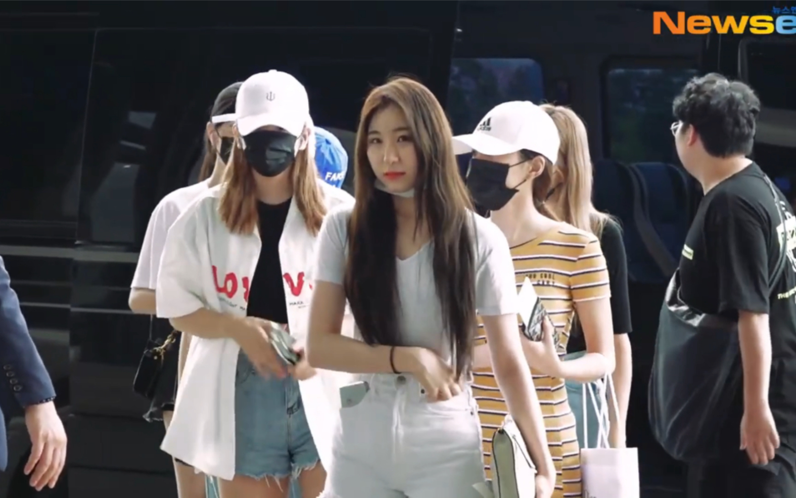 iz*one〗 沙雕女团 飞飞飞 韩国出境 20190807飯拍