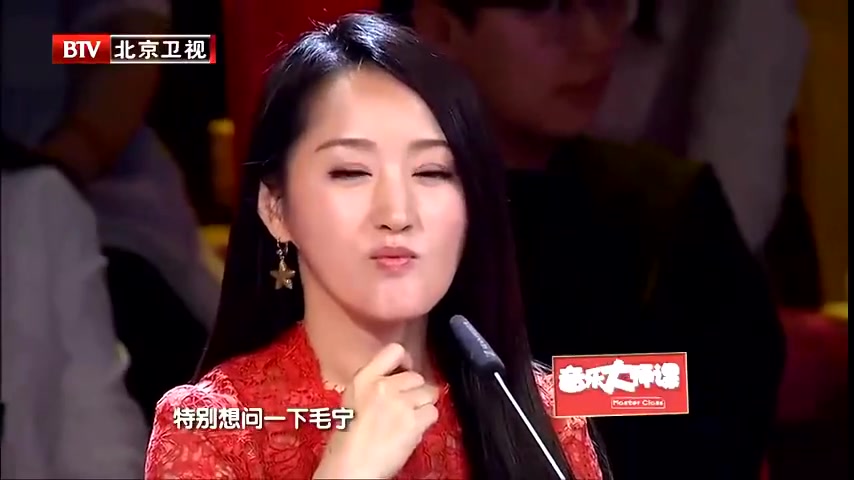 [图]毛宁20年后再唱《涛声依旧》，台下杨钰莹听的如痴如醉！