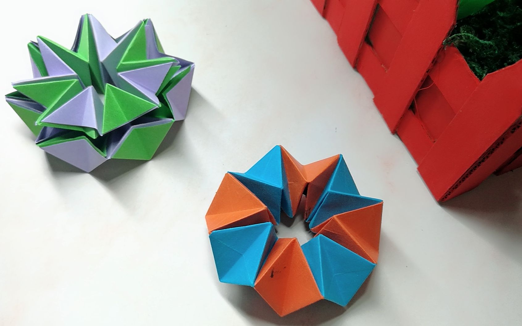 小壮手工折花形无限翻小朋友很喜欢好玩的手工折纸视频