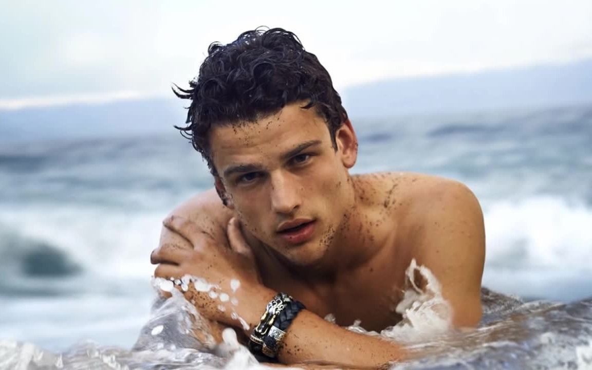 外媒评选的2017最性感的10位男模,倒着看比较适合亚洲人口味吧!