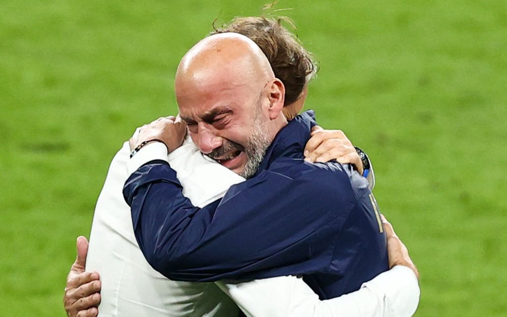 维亚利曼奇尼采访片段 互相吹捧的兄弟情