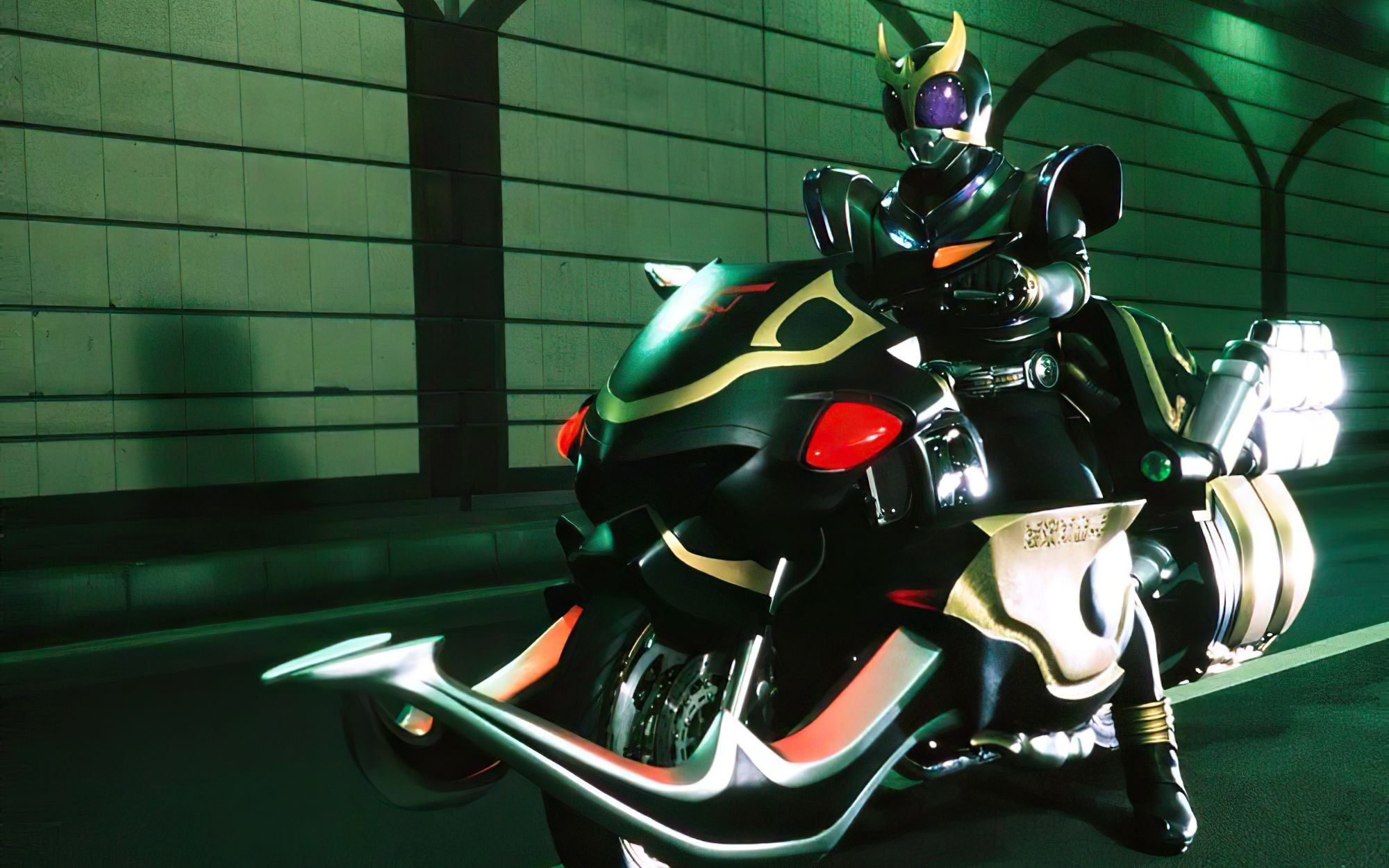 假面骑士空我的小跟班哥莱姆,初次相遇就闹脾气