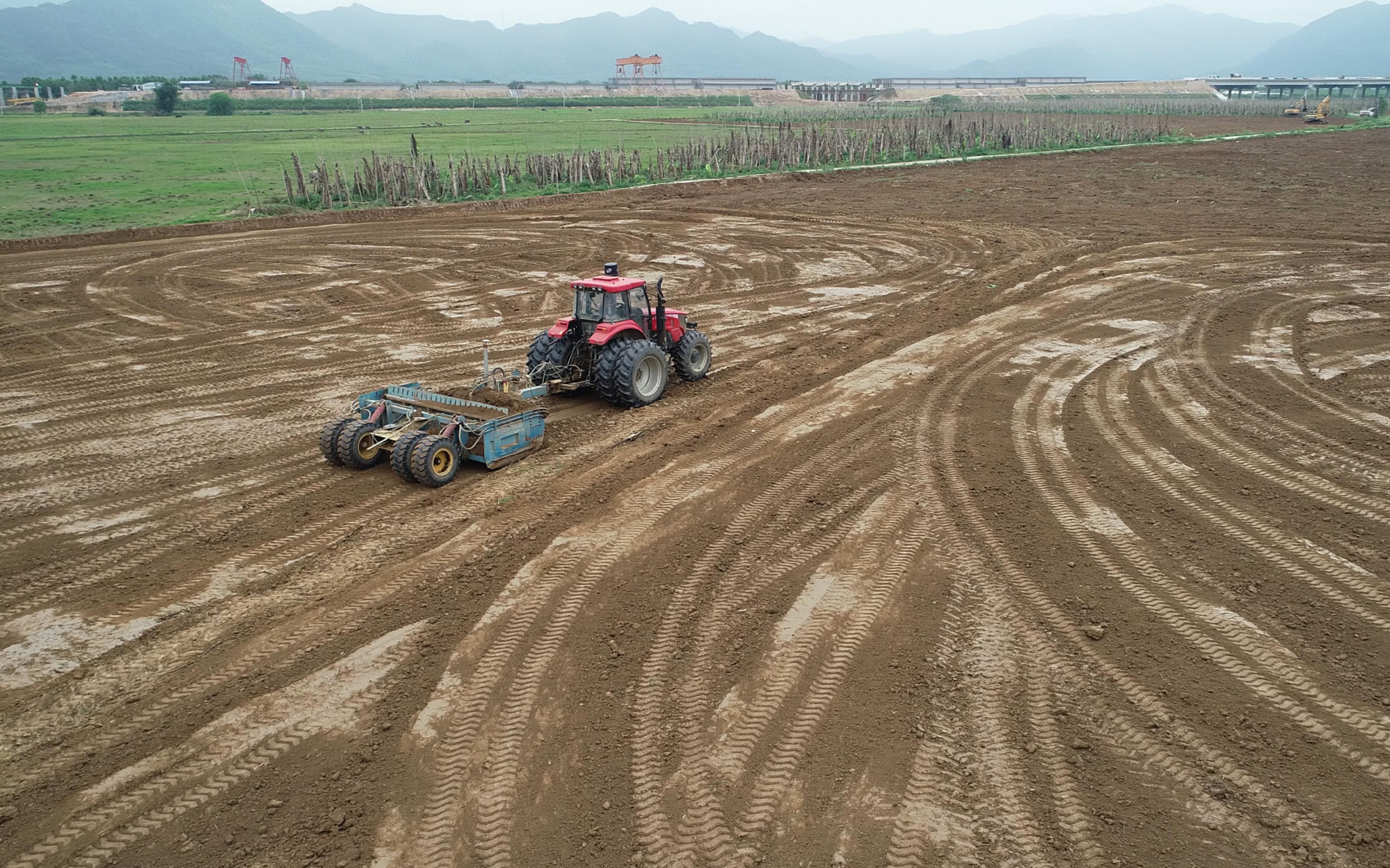 智慧农业-rtk平田机精准平田
