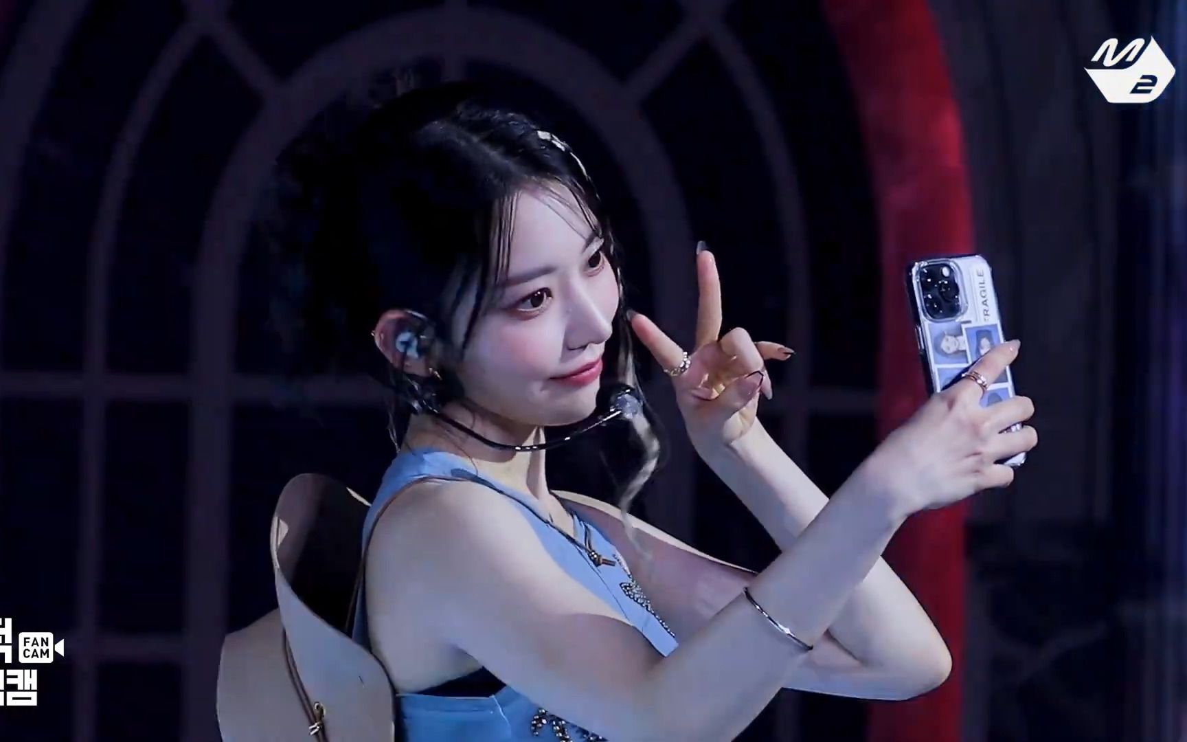 宫胁咲良 回归秀舞台上自拍 啊啊啊真的美死了!