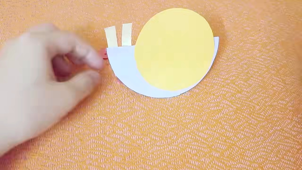 萌萌哒的蜗牛,幼儿园亲子作业,简单可爱手工折纸