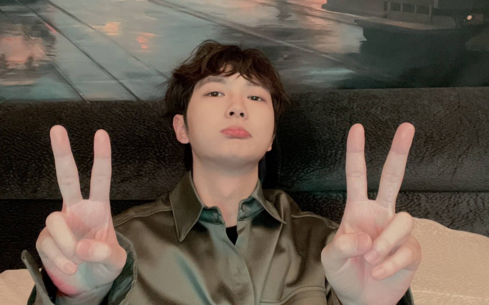 【何屹繁】大家快来看看我的小可爱_哔哩哔哩_bilibili