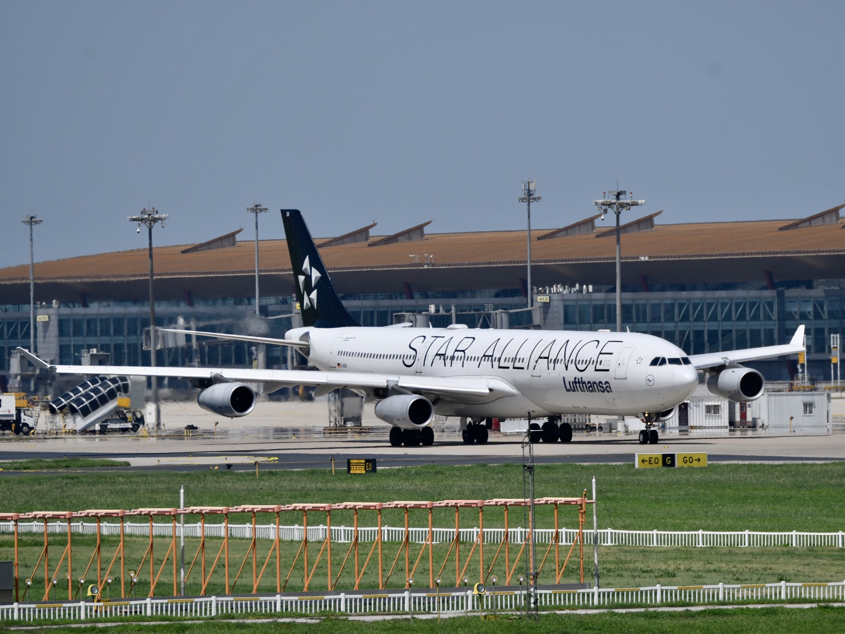 【4k30p】汉莎航空星空联盟340-300 首都机场36r跑道起飞