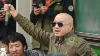 何教授莅临国科大指导抽象物理学