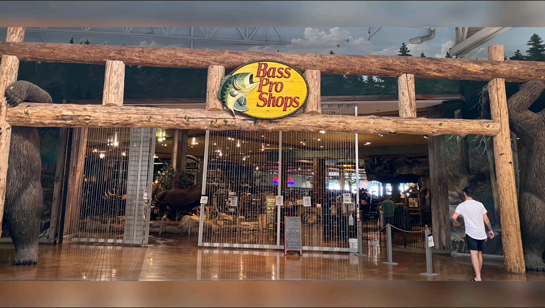 bass pro shops 北美大型户外用品商店,户外用品包罗万象,满足了户外