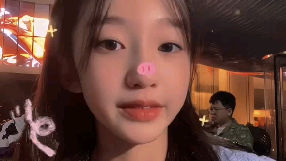 coco陈芷琰:美少女版小猪佩奇