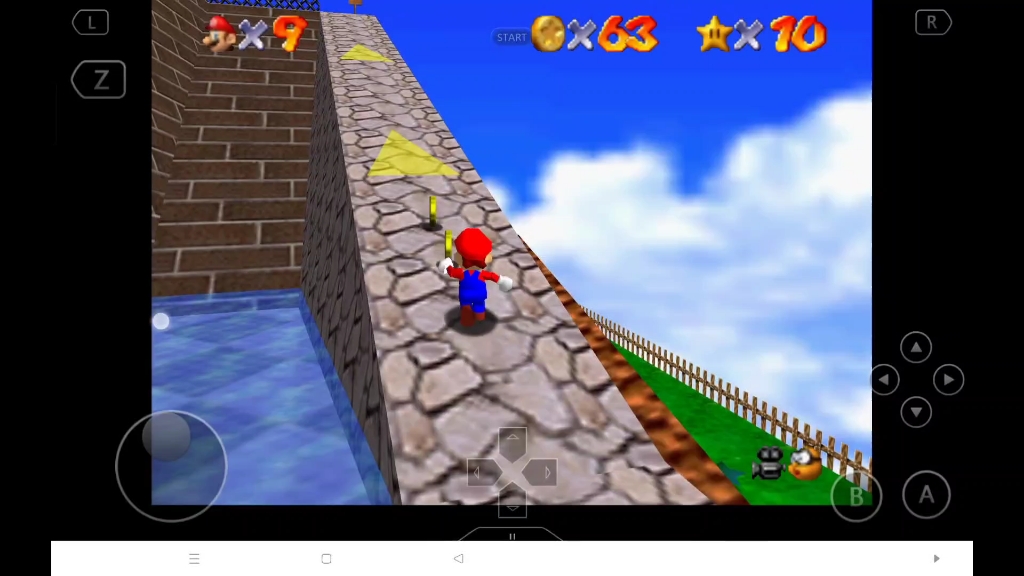 超级马里奥64浮岛上的八枚红色硬币和一百枚金币