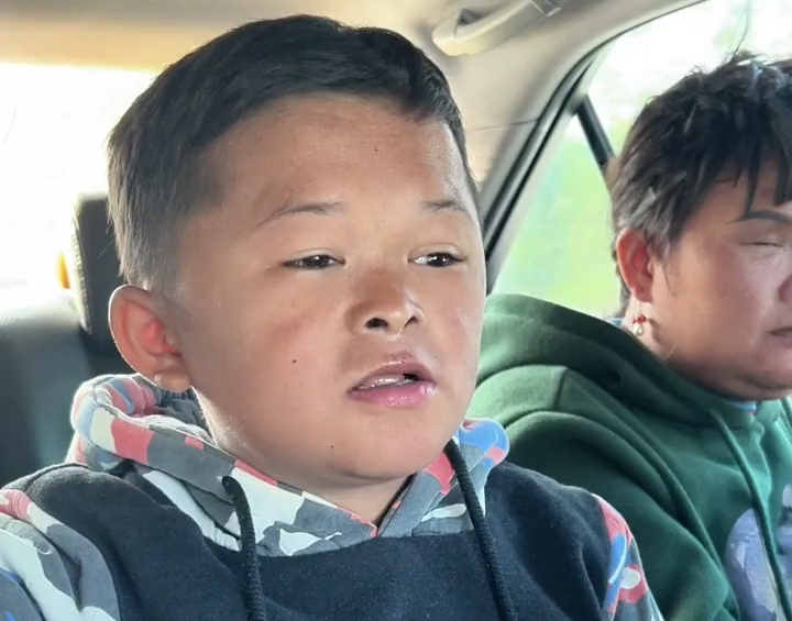 【范马录像带】小马云范小勤被范叔带去一起看望橘子里的勇次郎,激动