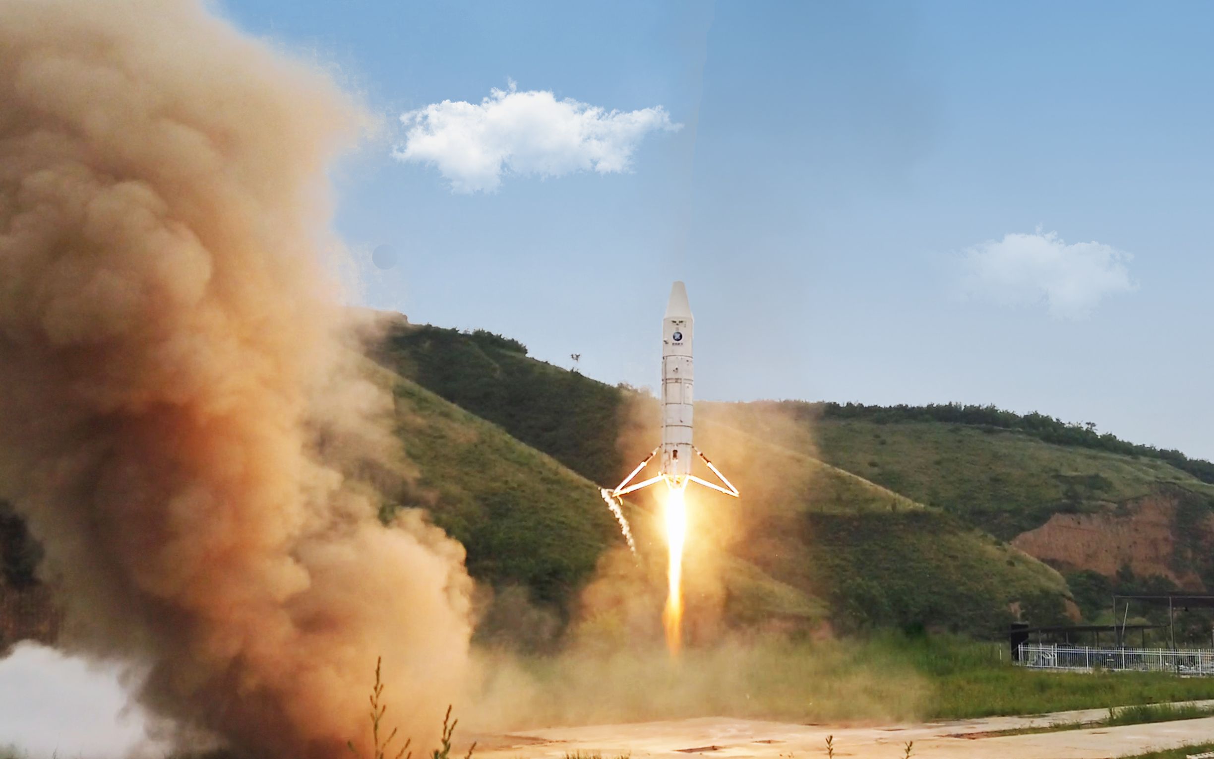 [图]国内首次液体火箭“蚱蜢跳”低空垂直回收飞行试验圆满成功 深蓝航天“星云-M”1号试验箭首战告捷