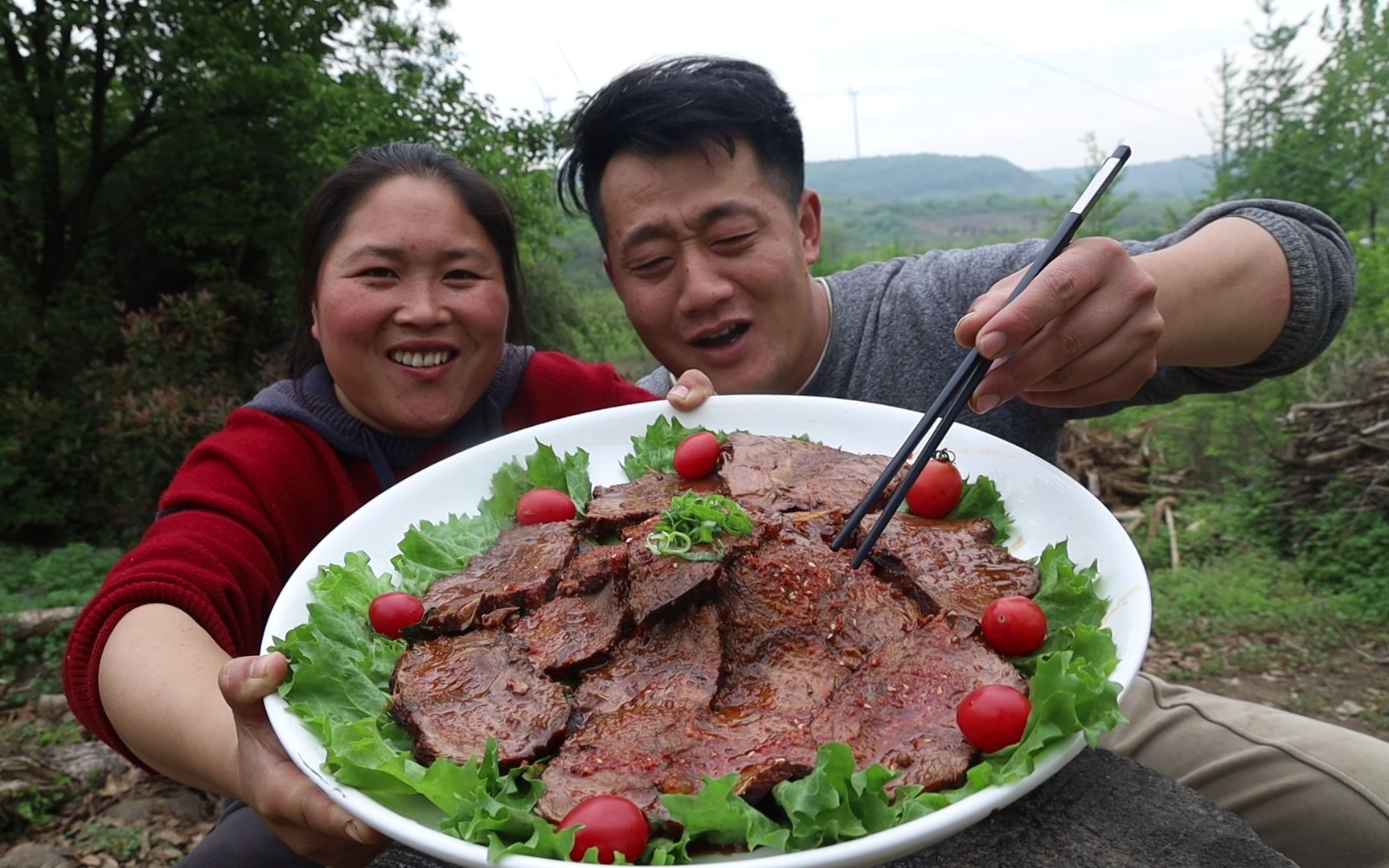 花150买3斤牛腱子胖妹秘制樱桃酱牛肉酱香四溢吃起来真过瘾