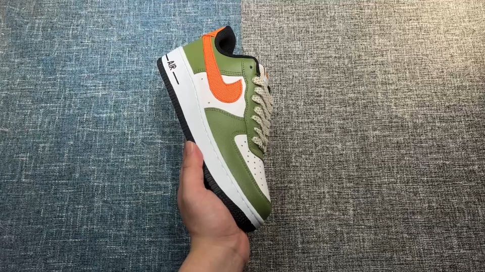 视频鉴赏 耐克nike air force 1 07 low 空军一号低帮休闲板鞋 "白绿