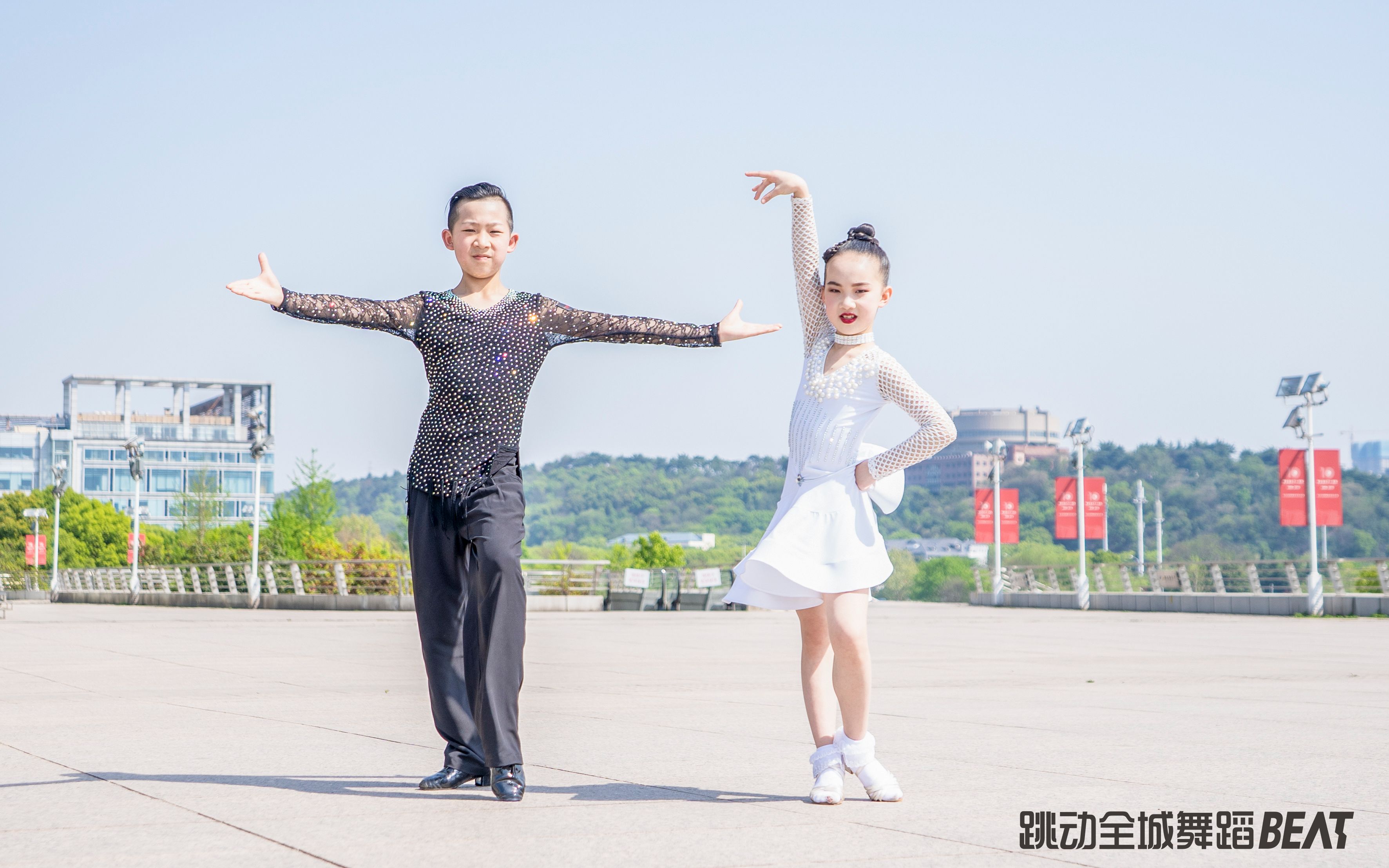 幼儿双人舞造型图片图片