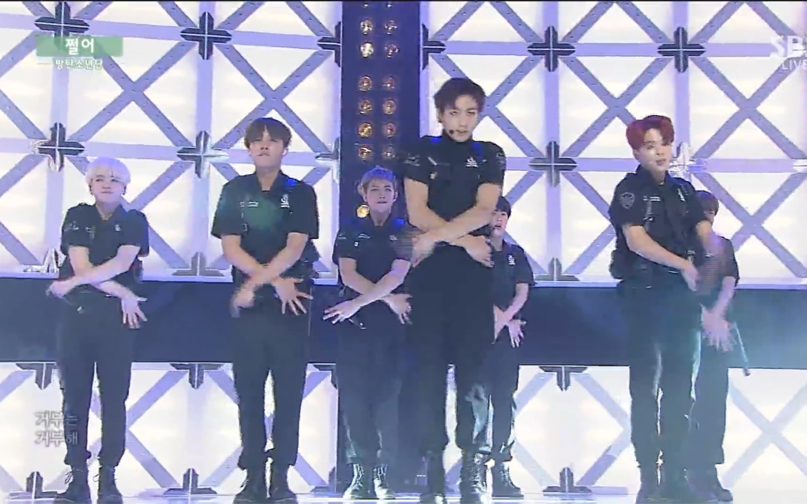 【防弹少年团】人气歌谣全员制服诱惑版dope15705